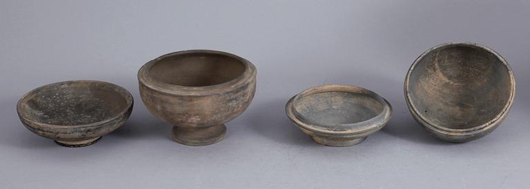 Two Korean stownware bowels with doomed, decorated covers, Korea, Silla period (668-935).