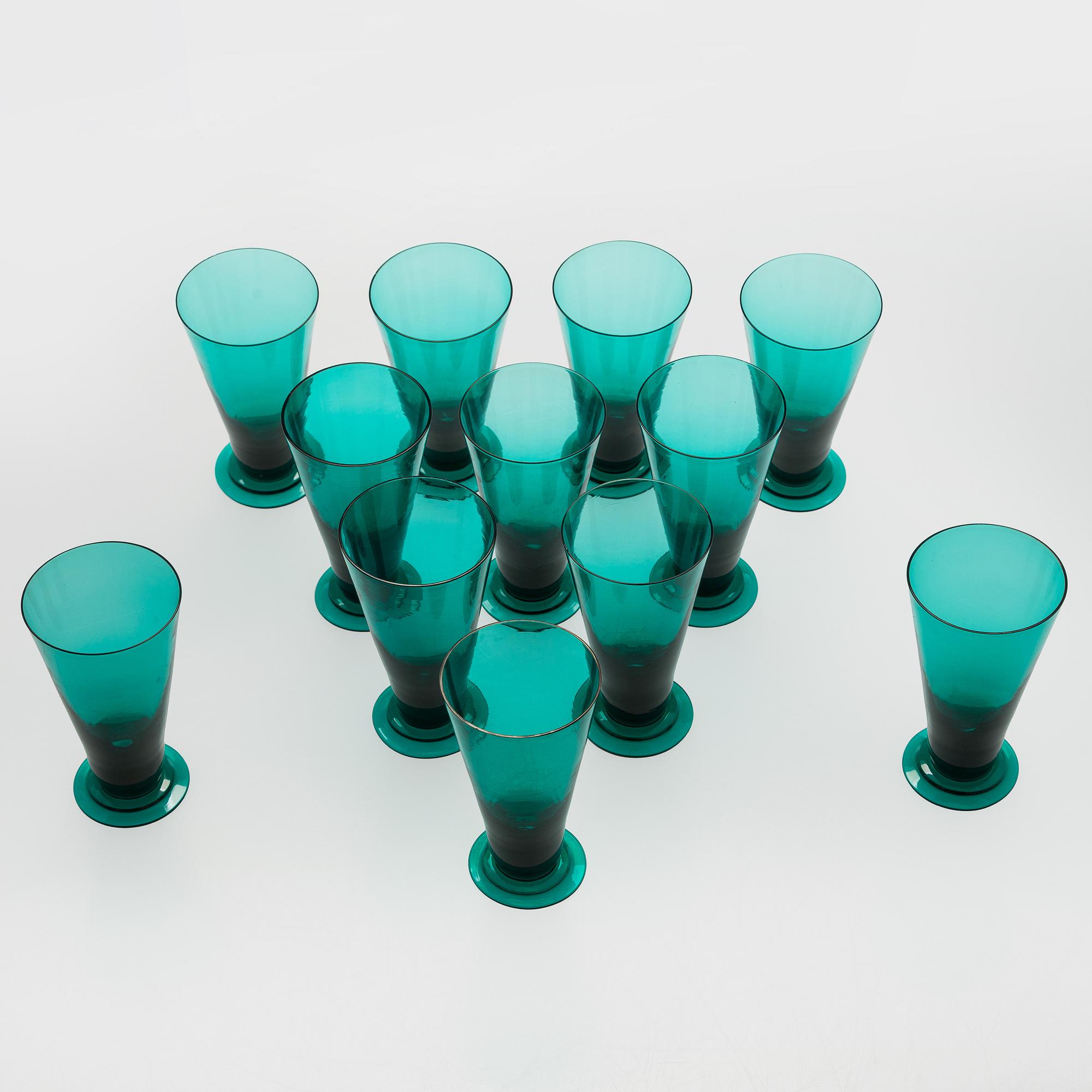 Nanny Still, a 13-piece 'T/335' glassware set for Riihimäen Lasi Oy, Finland. 1950-1966.