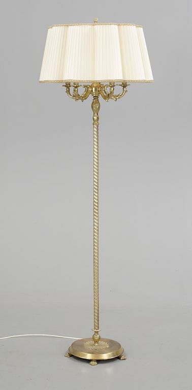 GOLVLAMPA, omkring 1900-talets mitt.