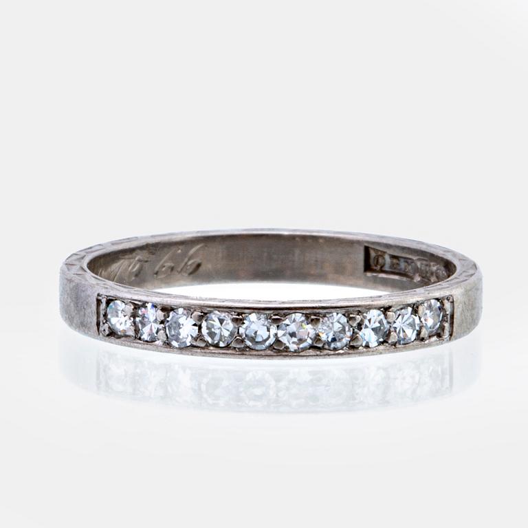 Eternity band 18K whitegold with 10 single-cut diamonds 0,25 ct inscribed, Örns Juvelatelje Gothenburg 1964.