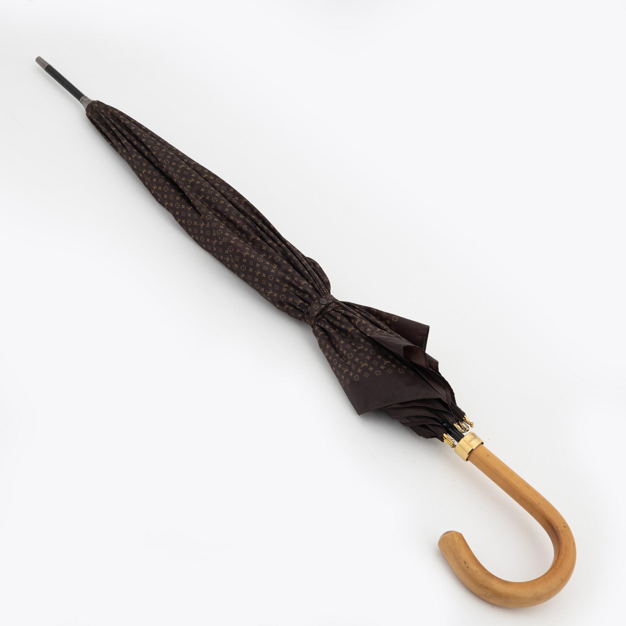 Louis Vuitton, umbrella.