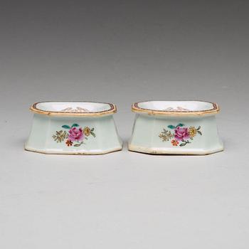 A pair of famille rose salts, Qing dynasty, Qianlong (1736-95).