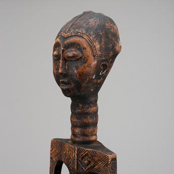 SKULPTUR, Dogon, Mali, samt FIGUR, Västafrika, 1900-tal.