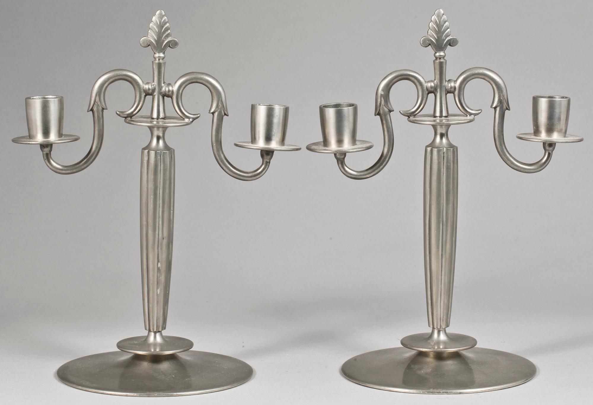 KANDELABRAR, ett par, tenn. Edvin Ollers, 1920-tal.