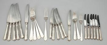 BESTICKUPPSÄTTNING, 64 delar, silver, Tyskland, 1900-talets första hälft. Tot. vikt. ca 3595 g.