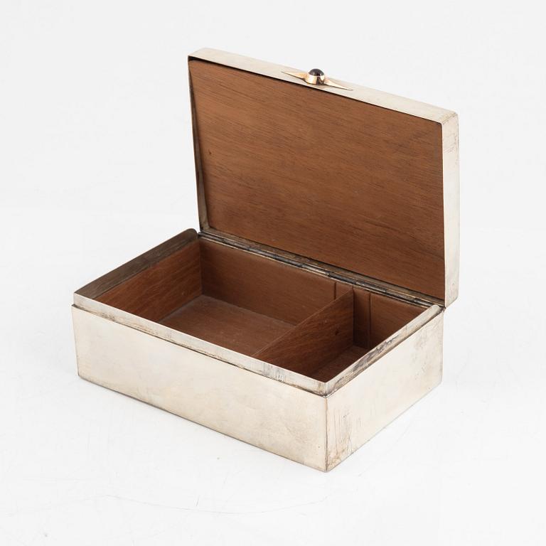 CG Hallberg, cigar box, silver, Stockholm 1917.