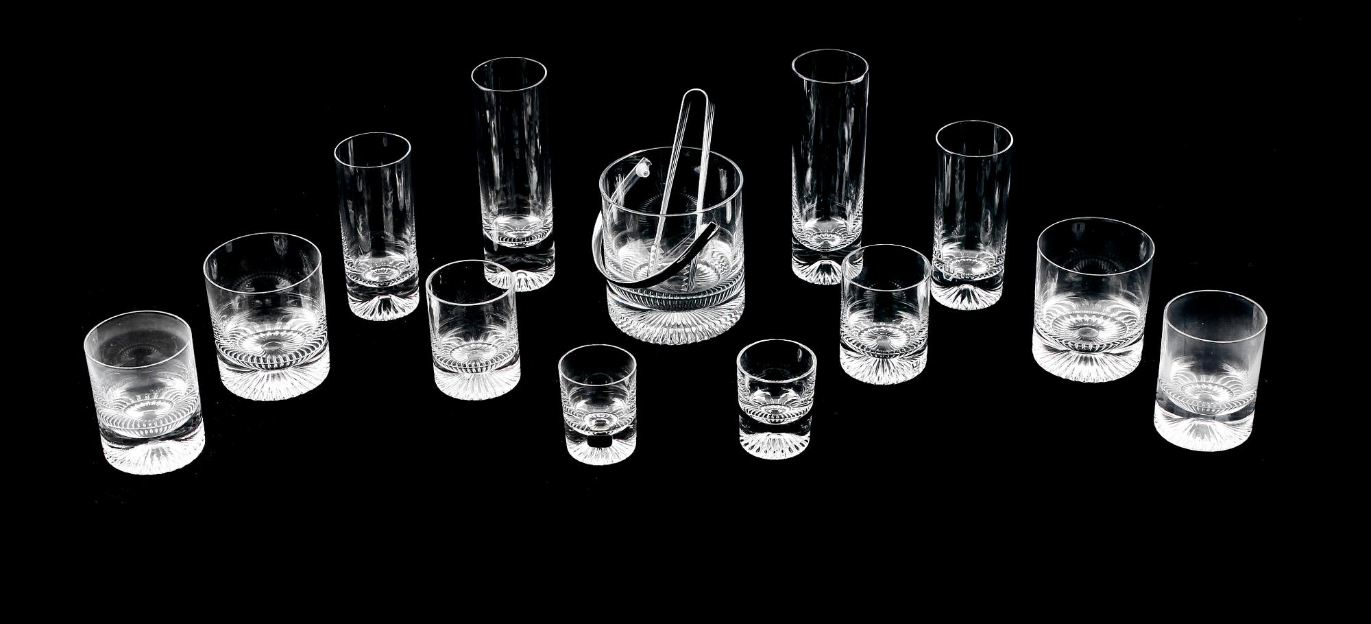 GLASSERVIS, 95 delar, "Calypso", Vicke Lindstrand, Kosta.