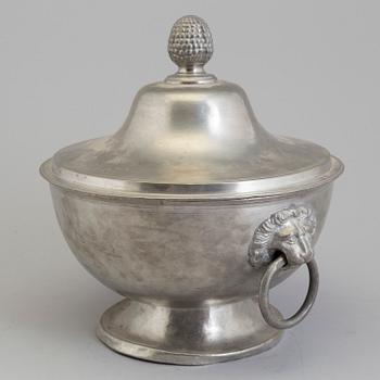 TERRIN, tenn, otydliga stämpar, daterad 1832.
