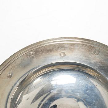 Plates, 2, silver, England, including William Comyns & Sons Ltd (Richard Comyns), London 1981.