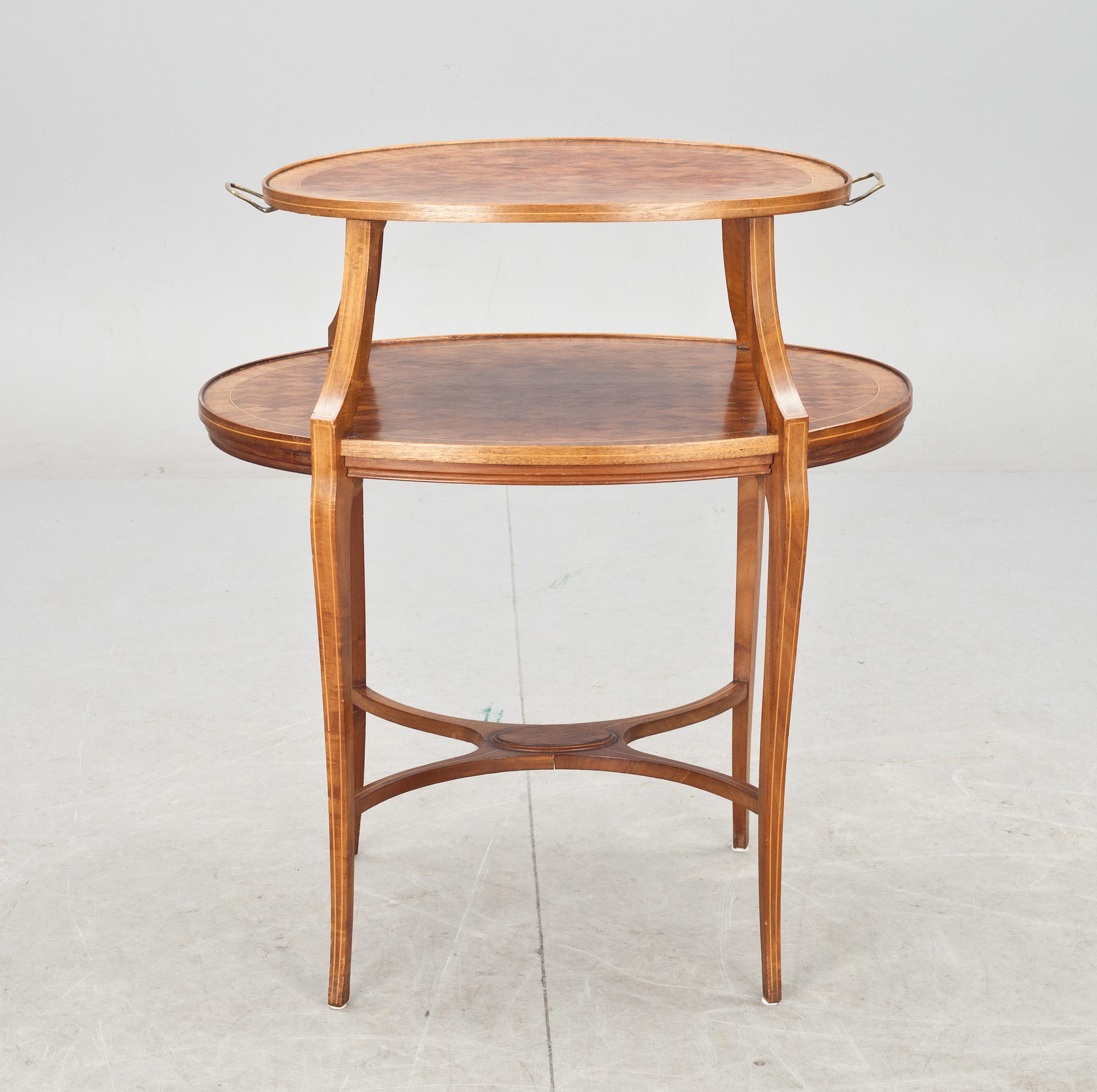 SERVERINGSBORD/ETAGERE. Louis XVI-stil.