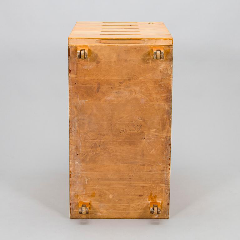 Aino Aalto, A 1930's 'B96' drawer unit for O.Y. Huonekalu- ja Rakennustyötehdas A.B. Finland.