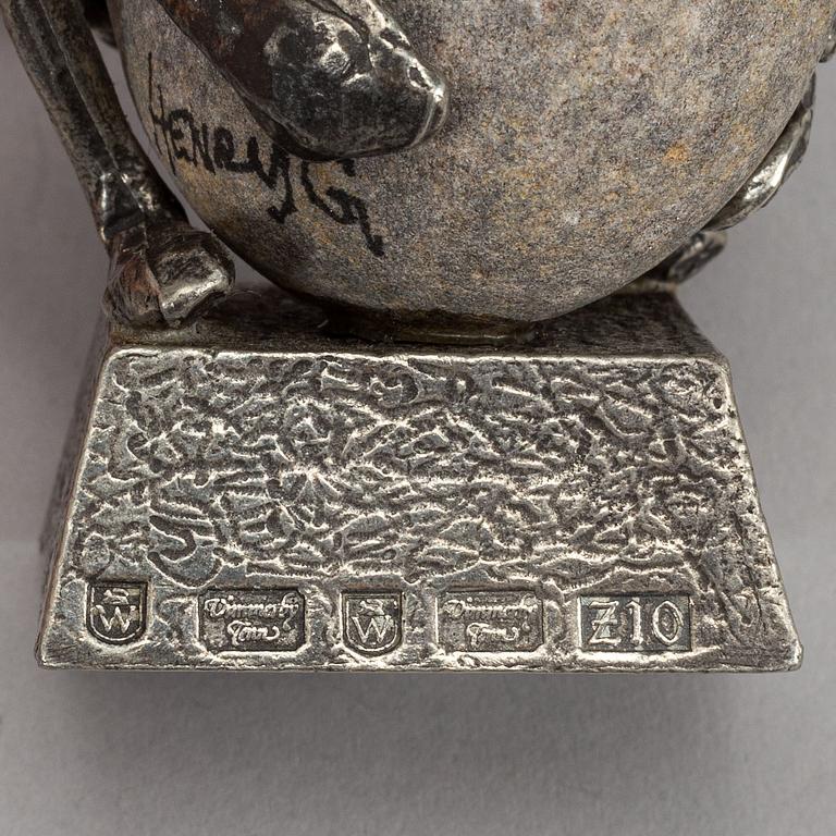 HENRY GUSTAFSSON, skulptur, "Lyftet", tenn och sten, Vimmerby, signerad, 1998.