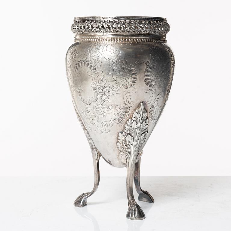 A sterling silver footed vase, 20th Century.