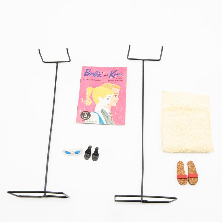Barbie och Ken, dockor 2 st. samt kläder, vintage, "Nr. 5 Ponytail", Mattel 1961, "Ken" Mattel 1961.