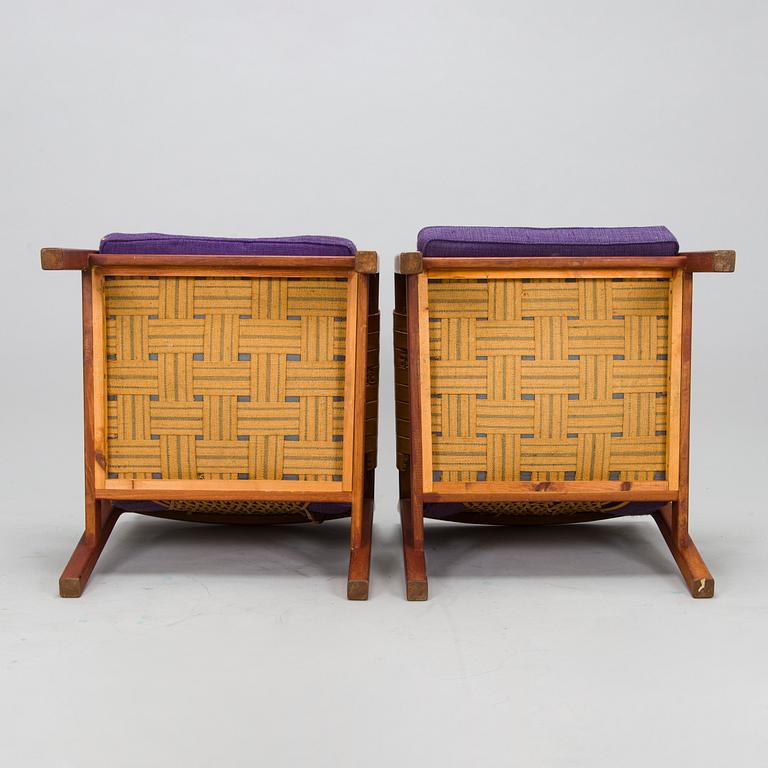 Carl Gustaf Hiort af Ornäs, Nojatuolipari, "Rialto", Puunveisto Oy - Träsnideri Ab, 1900-luvun puoliväli.