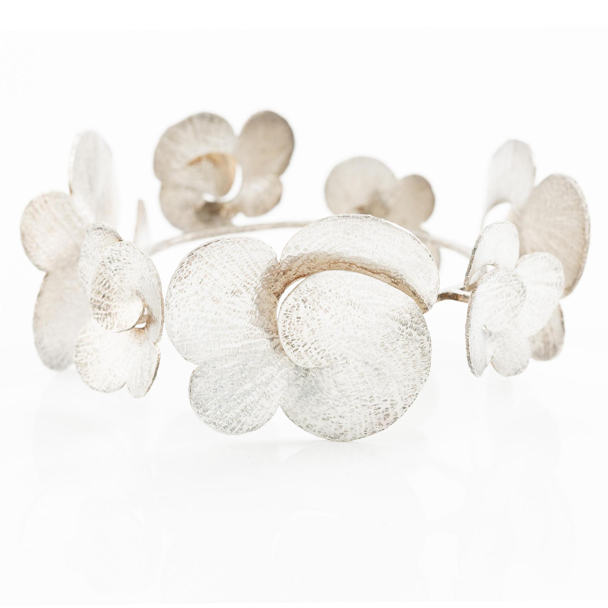 PA Lundahl-Terrs, a bridal crown, silver.