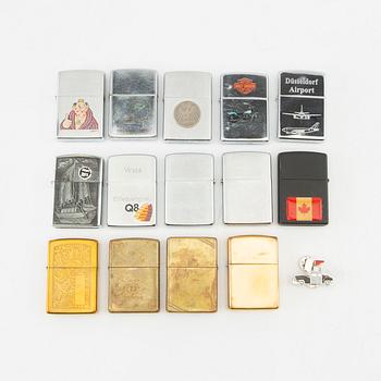 En samling Zippo tändare 14 st USA 1900-talets senare del.