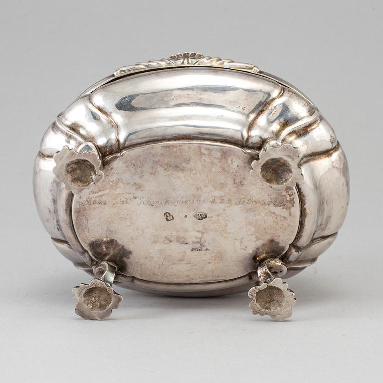SKRIN, silver, icke identifierade stämplar, sannolikt Tyskland 1700-talets förra hälft. Senbarock.