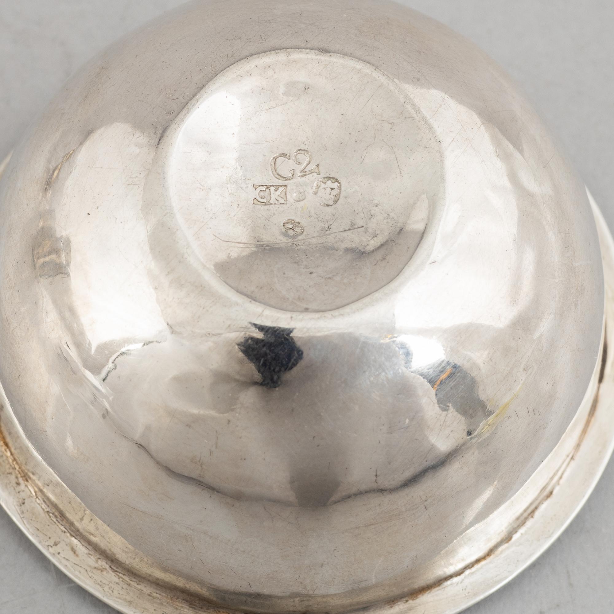 Carl Kåhre, tumlare, silver, Halmstad 1785.
