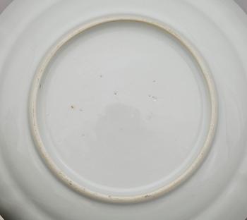 KOPPAR MED FAT, 6 st, porslin, Kina, Qianlong (1736-1796).