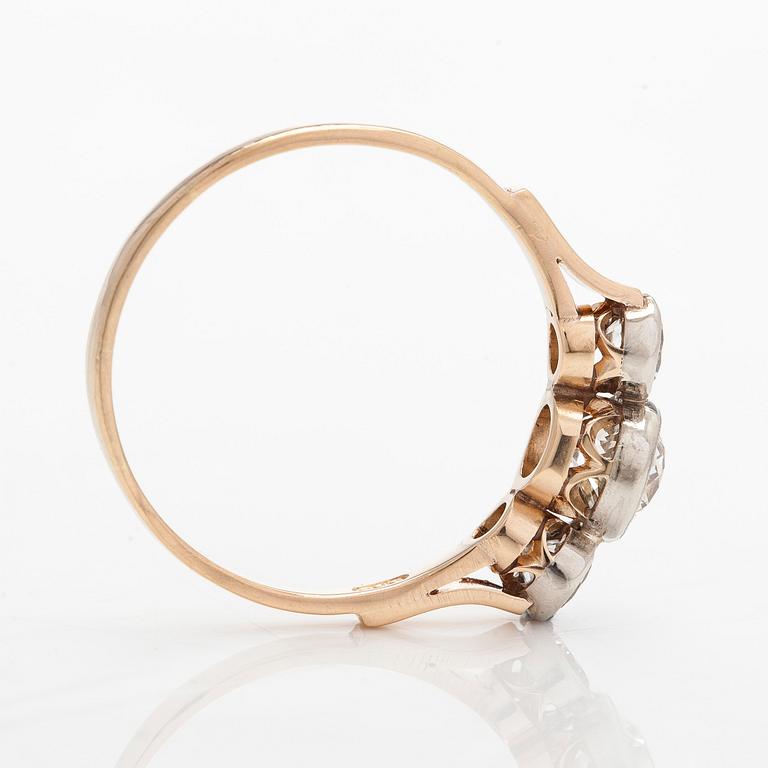 Sormus, 14K kultaa, vanhahiottu sekä briljanttihiottuja timantteja.