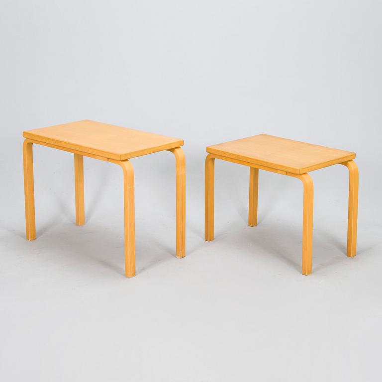 Alvar Aalto, sarjapöytä, 2 osaa, malli 88A ja 88B, Artek,1980-luku.