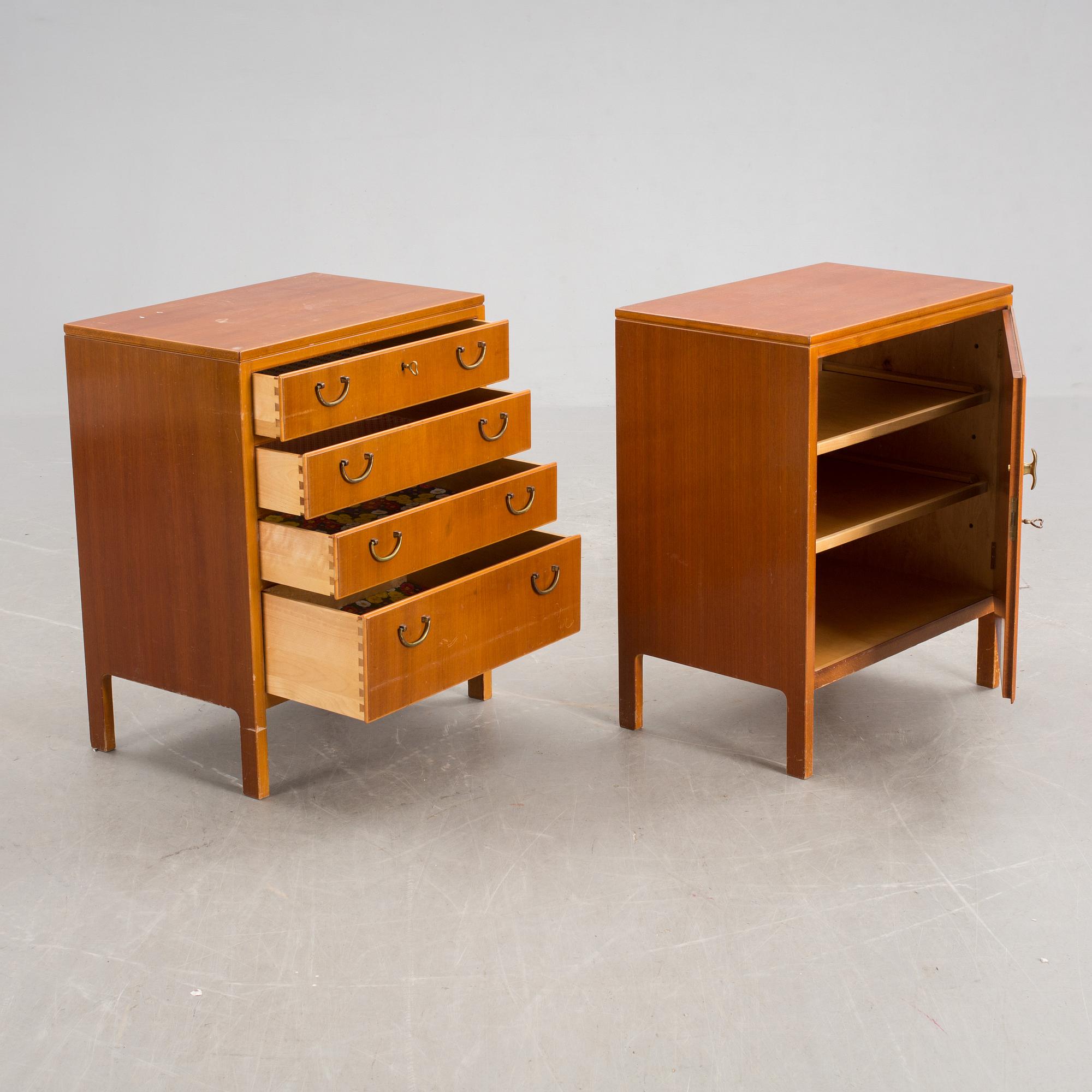 BYRÅ och SKÅP, 2 delar, "Futura"-serien, David Rosén, Nordiska Kompaniet, 1900-talets mitt.