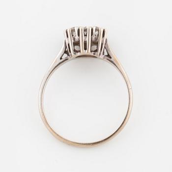 RING, med briljantslipade diamanter 0.55 ct, importstämplad.