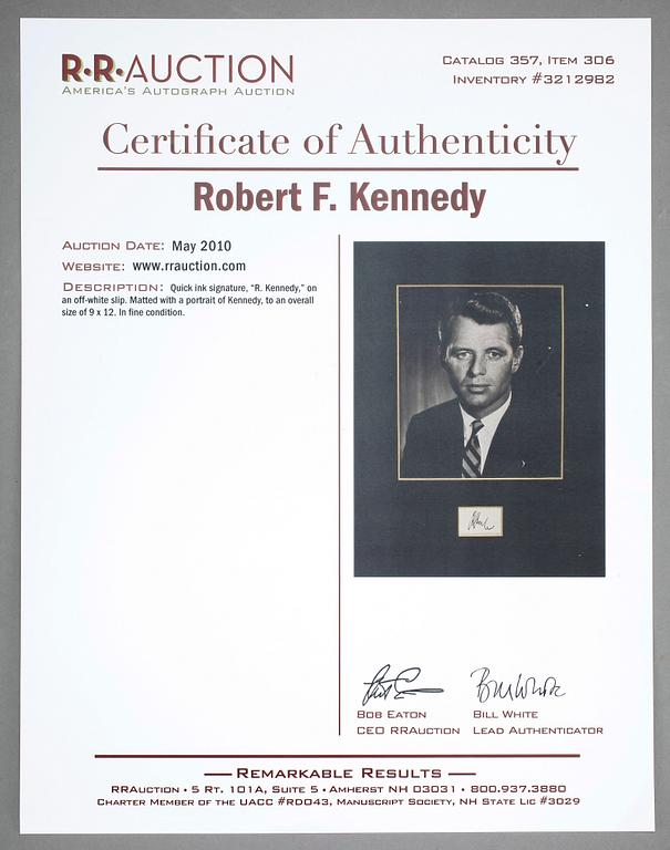 ROBERT F. KENNEDY (1925-1968), autograf samramad med foto.