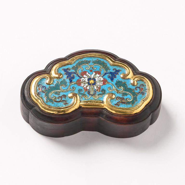 A cloisonné and hardwood box with cover, Qing dynasty, 18th century.