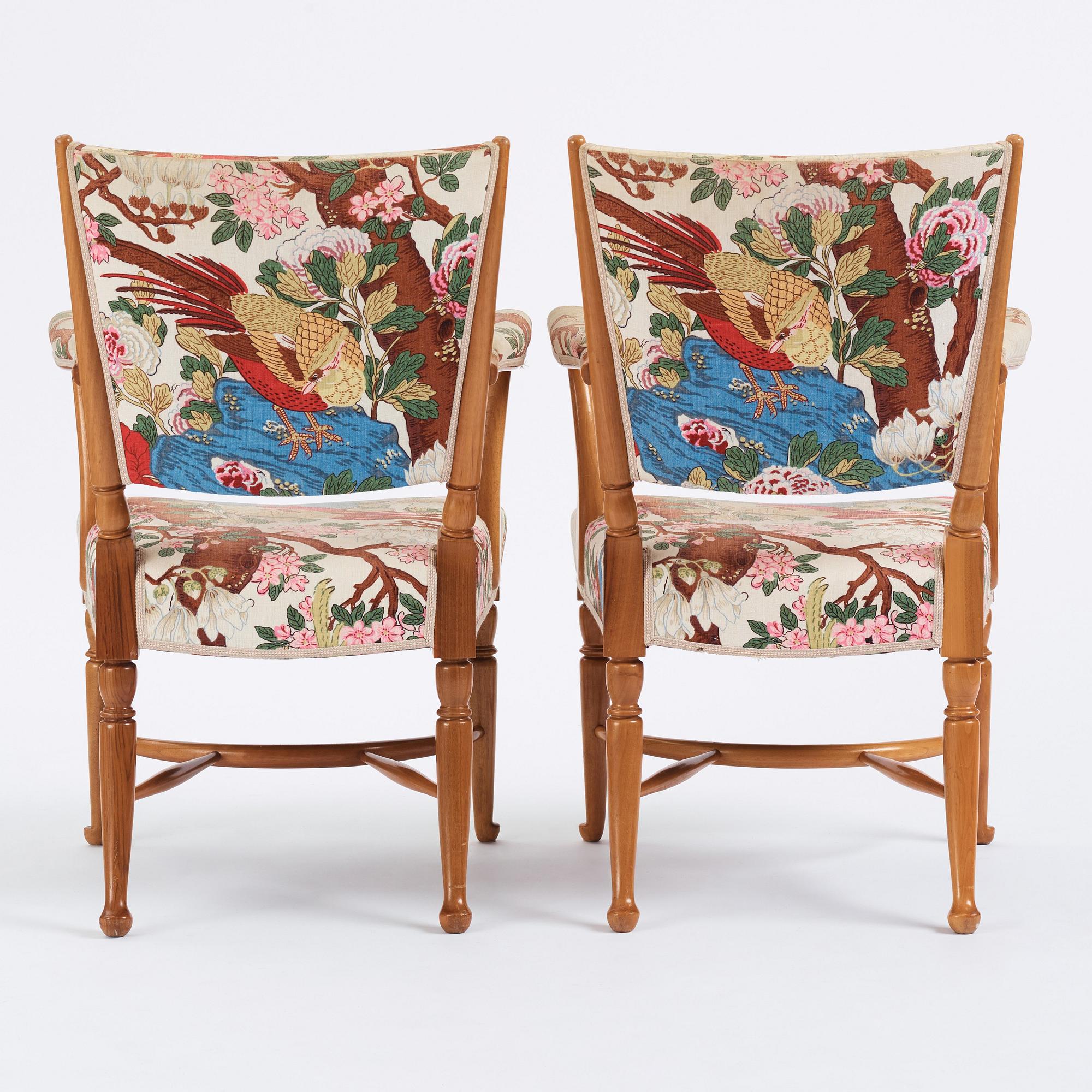 Josef Frank, karmstolar, ett par, Firma Svenskt Tenn, modell 725.