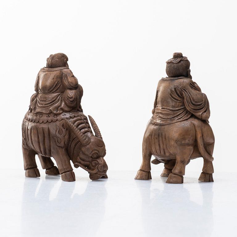 Two bamboo figurines, presumably Qing dynasty, 19th Century.