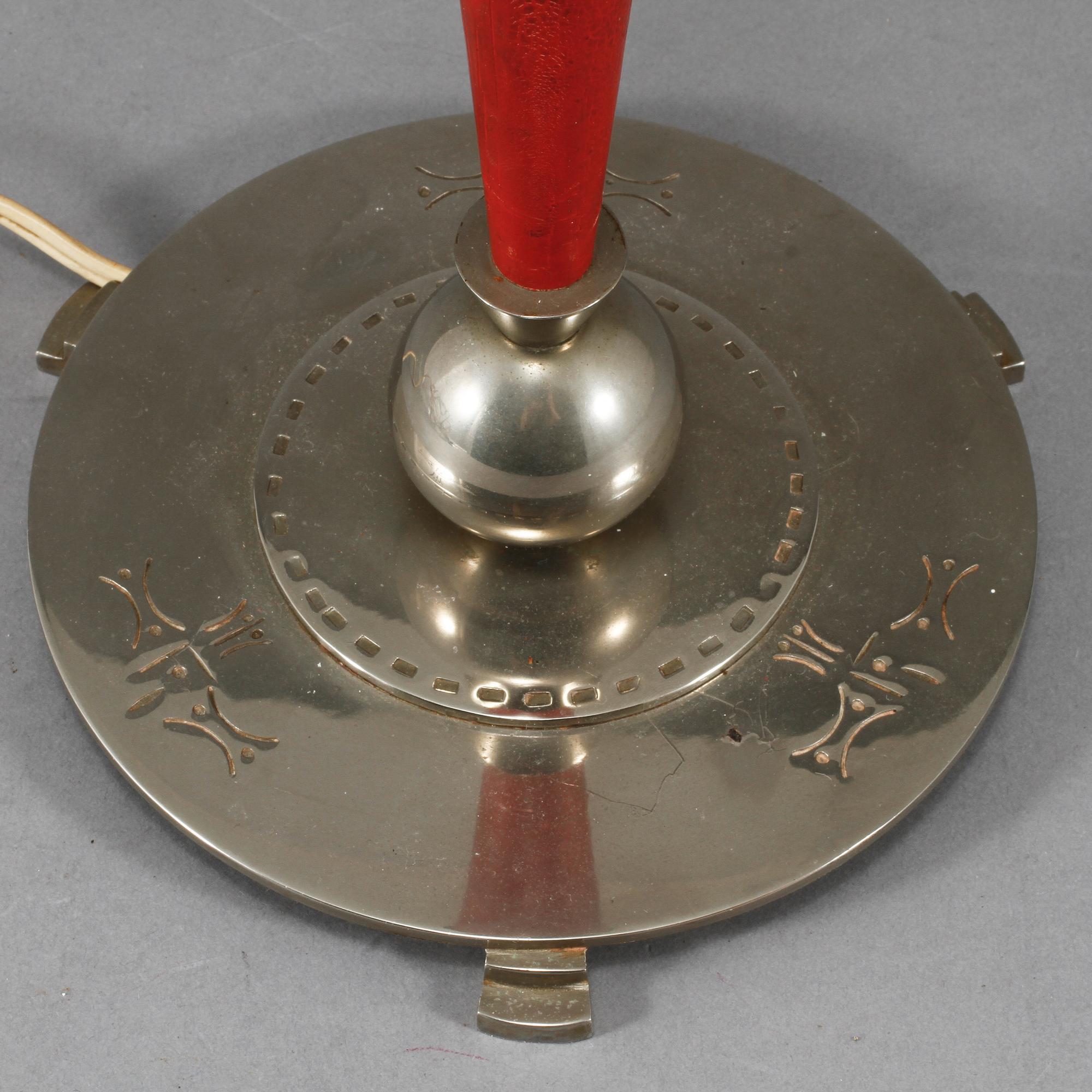 BORDSLAMPA, 1900-talets andra kvartal.