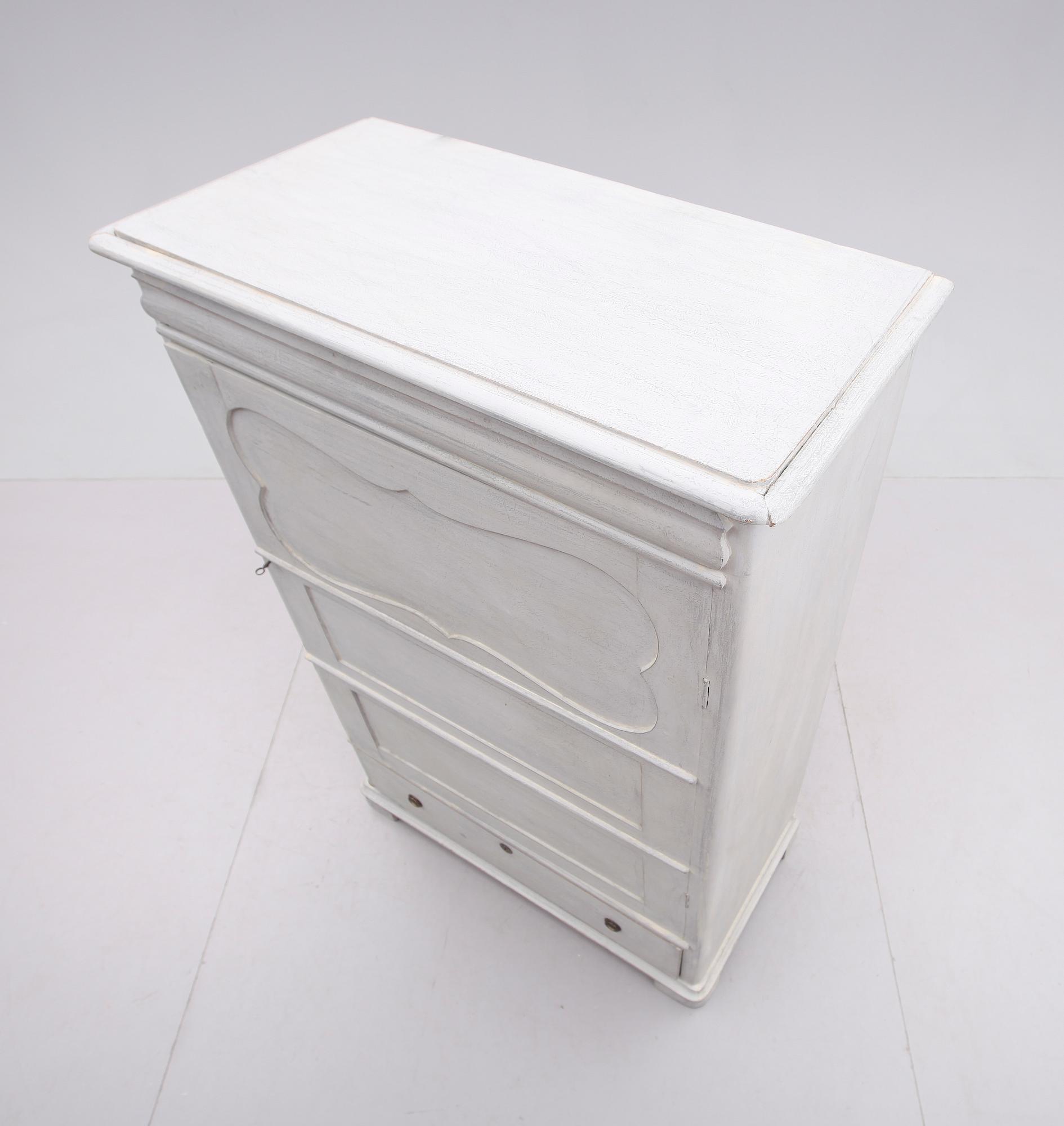 KLÄDSKÅP, 1800-talets andra hälft.