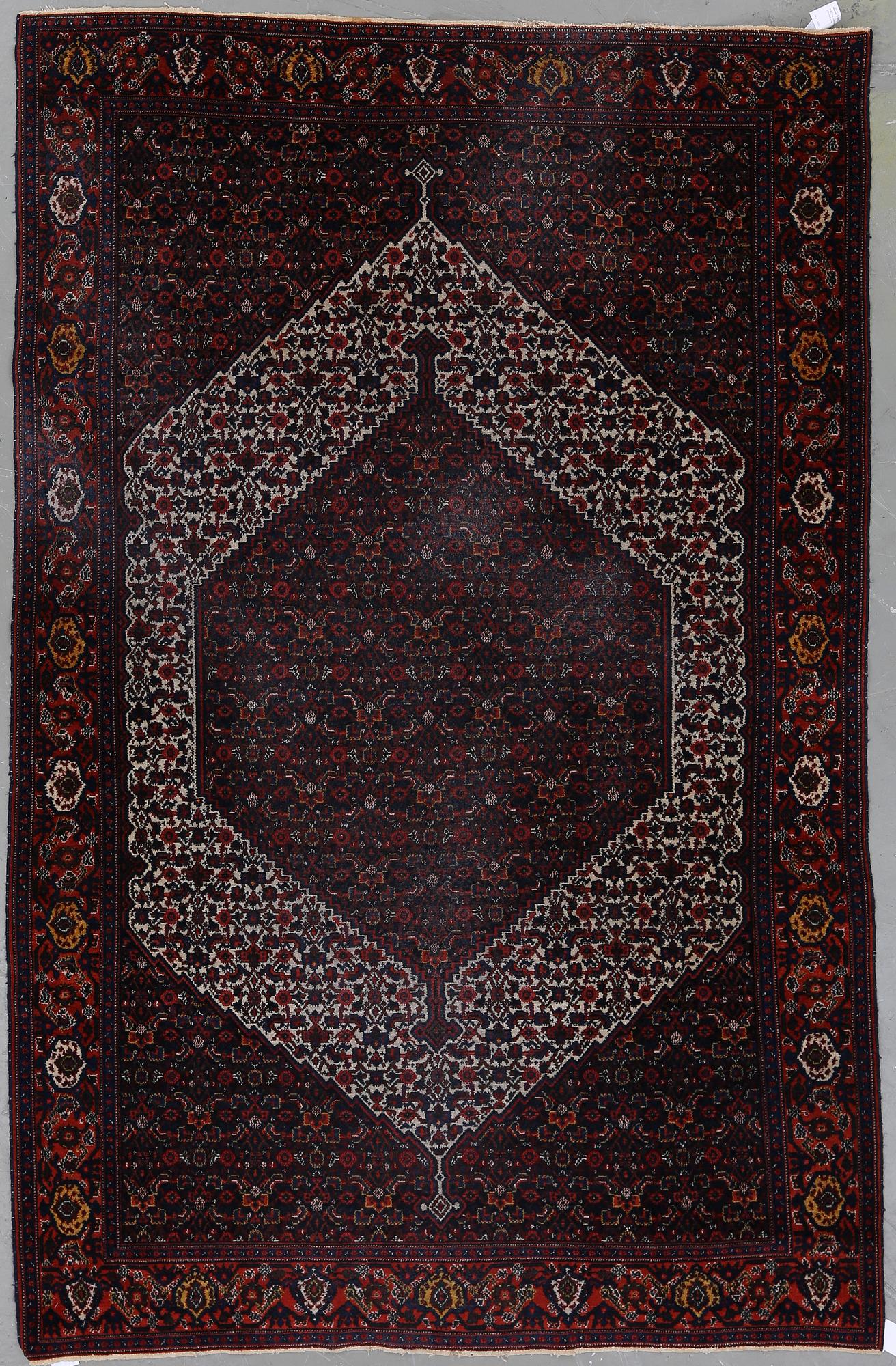 MATTA, semiantik Senneh, ca 215x140 cm.