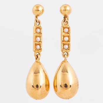 18K gold and seed pearl drop earrings.