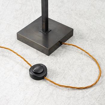 Golvlampa, "Atley", Vaughan Lightning, samtida.