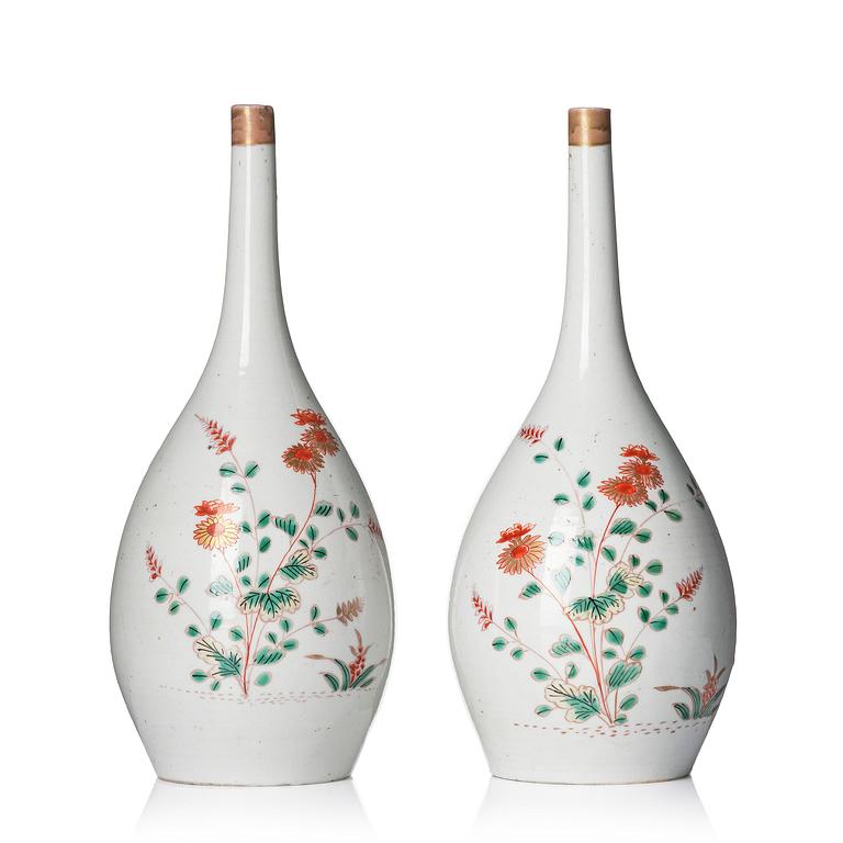 A pair of Japanese vases, Genroku, circa 1700.