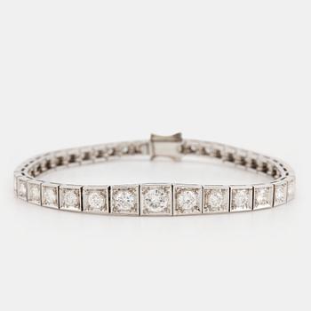 874. A platinum bracelet set with round brilliant-cut diamonds with a total weight of ca 3.75 cts.