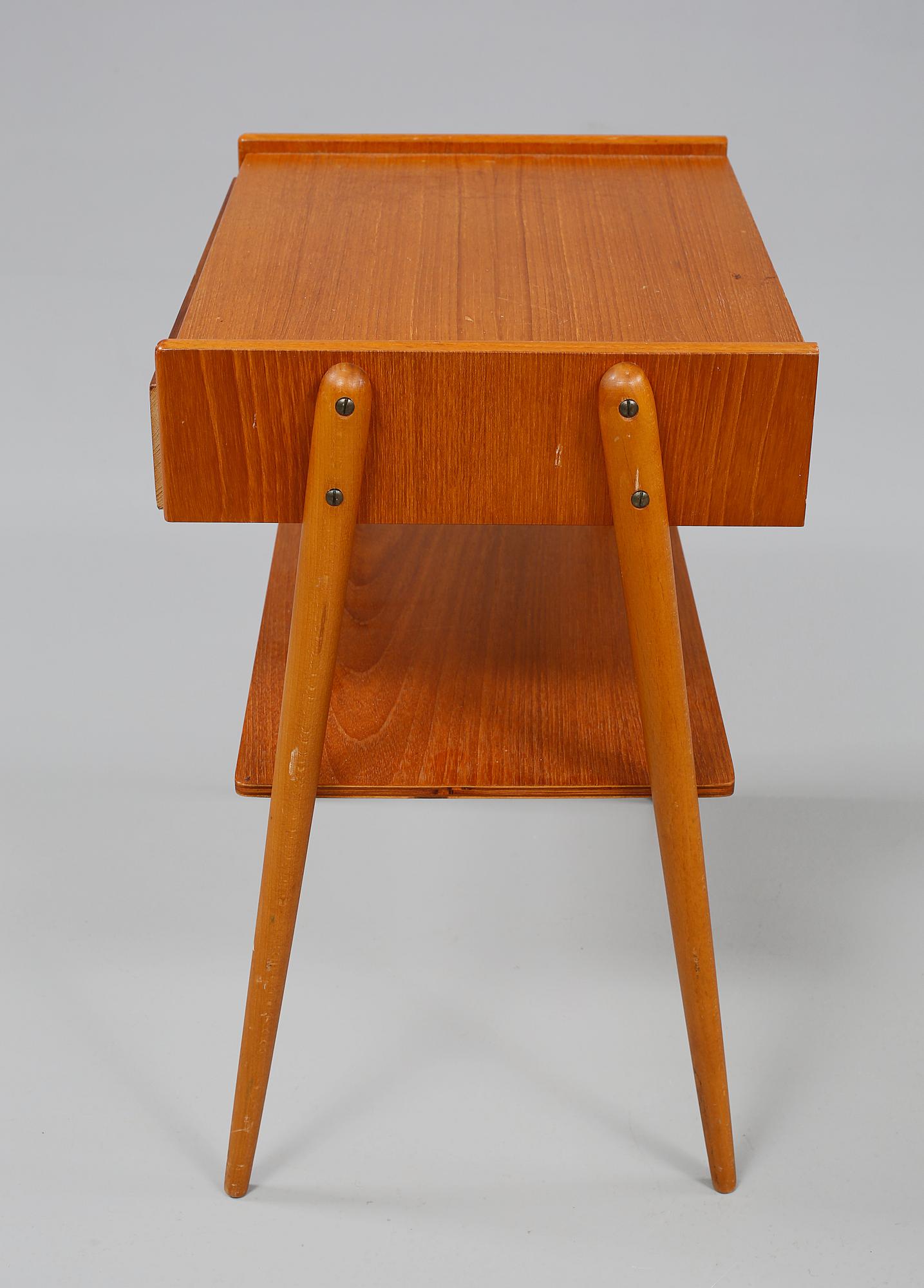 SÄNGBORD, ett par, Carlström & Co, 1900-talets andra hälft.