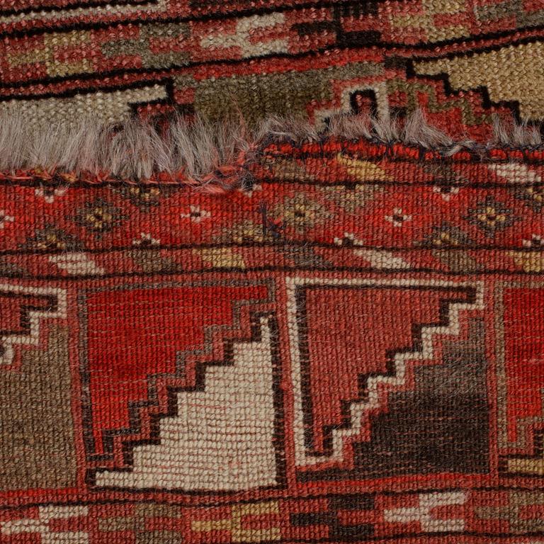 MATTA, antik Turkmen, ca 104x78 cm.