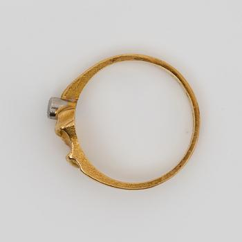 RING, 18K guld med briljantslipad diamant ca 0,04 ct, Björn Weckström, för Lapponia, Finland, 1993. Vikt ca 1,97 g.