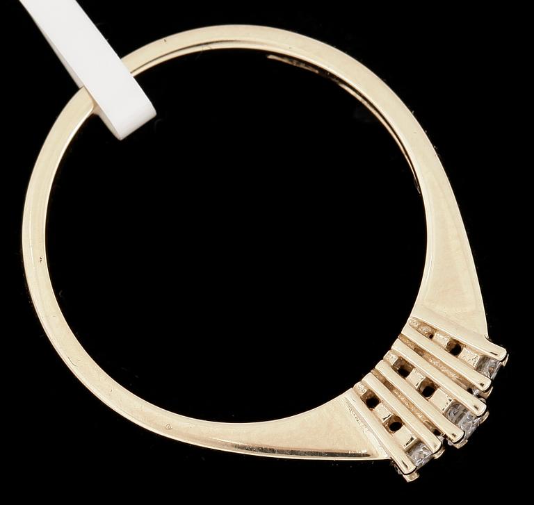 RING, 14k guld med diamanter tot 0,21ct. Vikt ca 2,62 gram.