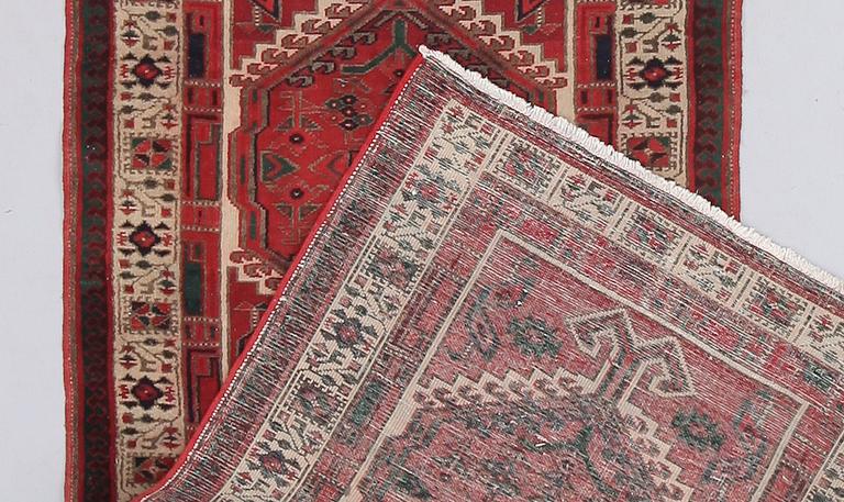 MATTA, orient, ca 345 x 102 cm.