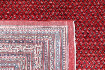 Carpet, Sarouk Mir, approx. 367 x 265 cm.