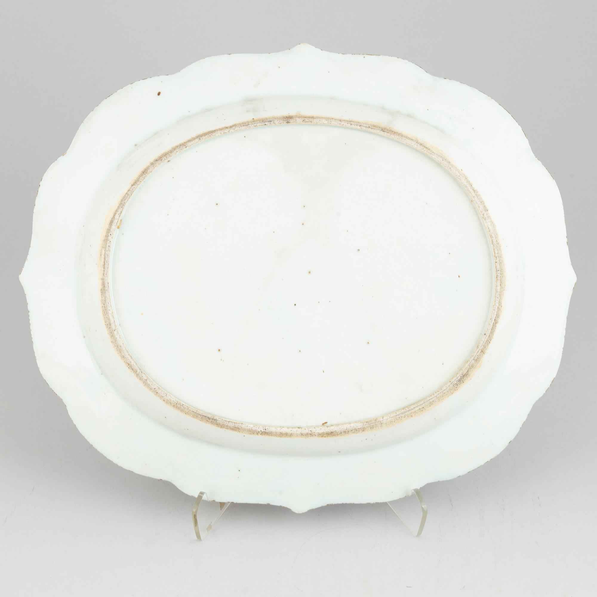 A Chinese blue and white porcelain european silver shaped export dish, Qing dynasty, Qianlong (1736-1795).