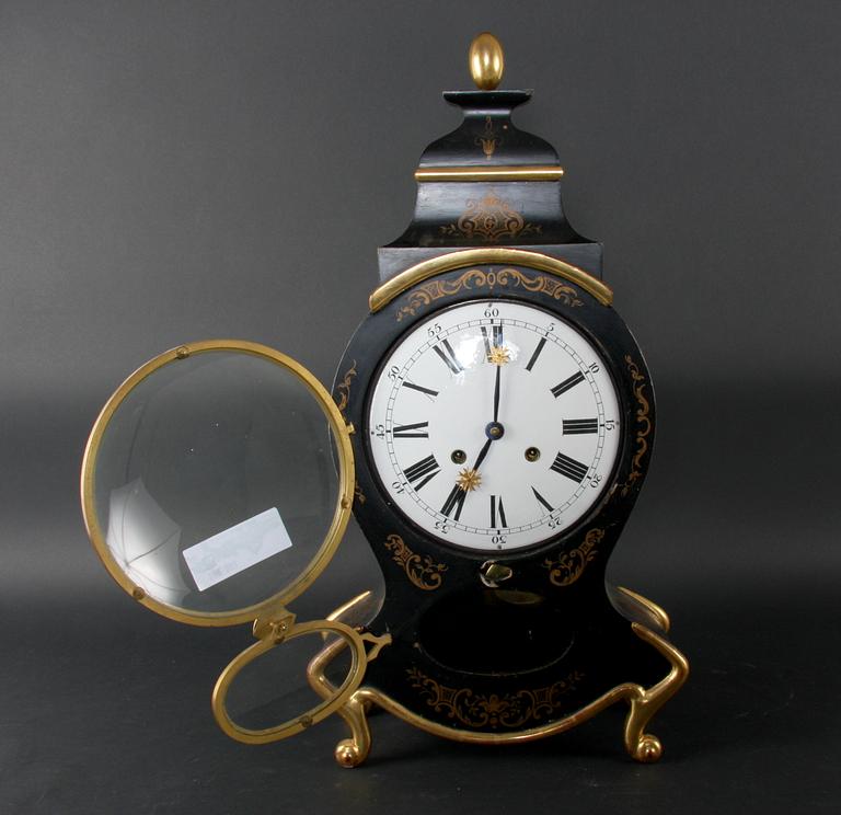 BORDSPENDYL, Louis XV-stil.