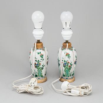 A pair of famille verte vases, turned into table lamps, Qing dynasty, Kangxi (1662-1722).