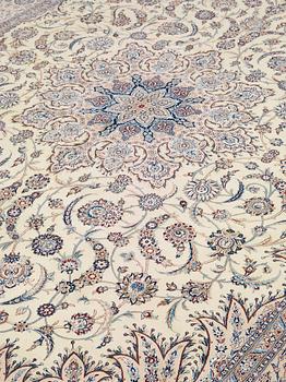 A part silk Nain with 6 LAA, signed Ali Talebi. Around 390 x 300 cm.