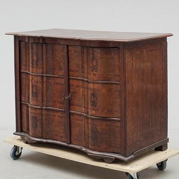 SIDEBOARD, senbarockstil, 1800-tal med äldre delar.